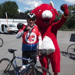 JEAN-FRANCOIS SUR LA CYCLO LA VACHE QUI RIT