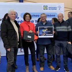 REMISE EQUIPEMENTS AUX CLUBS CYCLISTES DU DEPARTEMENT